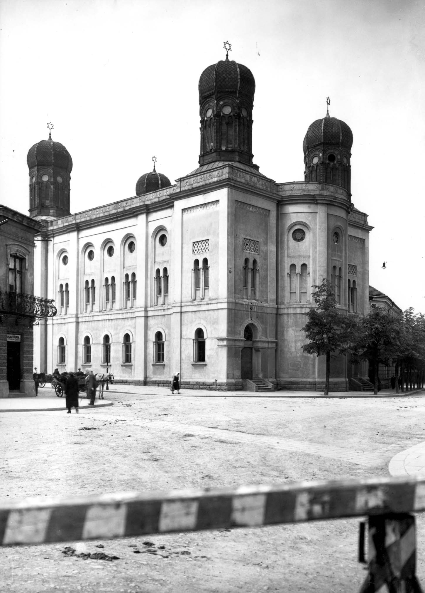 The Reform Synagogue (Temple) in Stanisławów. A prewar view